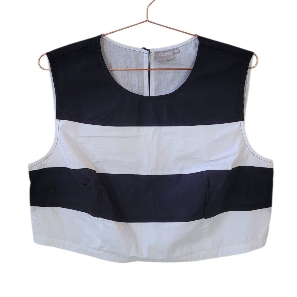 ESHAKTI 1X 18W Black White Stripe Crop Top Women